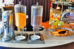 Daily buffet breakfast for a fee
