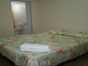 Individually decorated, iron/ironing board, free WiFi, bed sheets - Vila Pajucara Inn (Maceió)