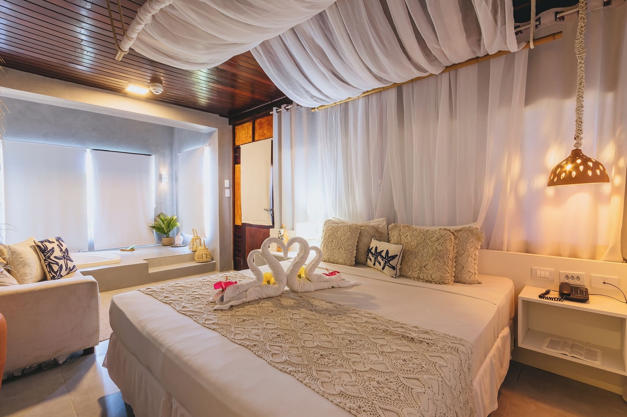 honeymoon suite | 1 bedroom, minibar, in-room safe, blackout curtains