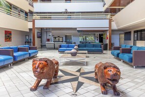 32-inch LCD TV with cable channels, TV - Praia Hotel Enseada (Maceió)