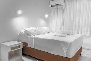 Chambre Standard double, 1 lit double | Minibar, rideaux dâobscurcissement, systĂšme dâinsonorisation