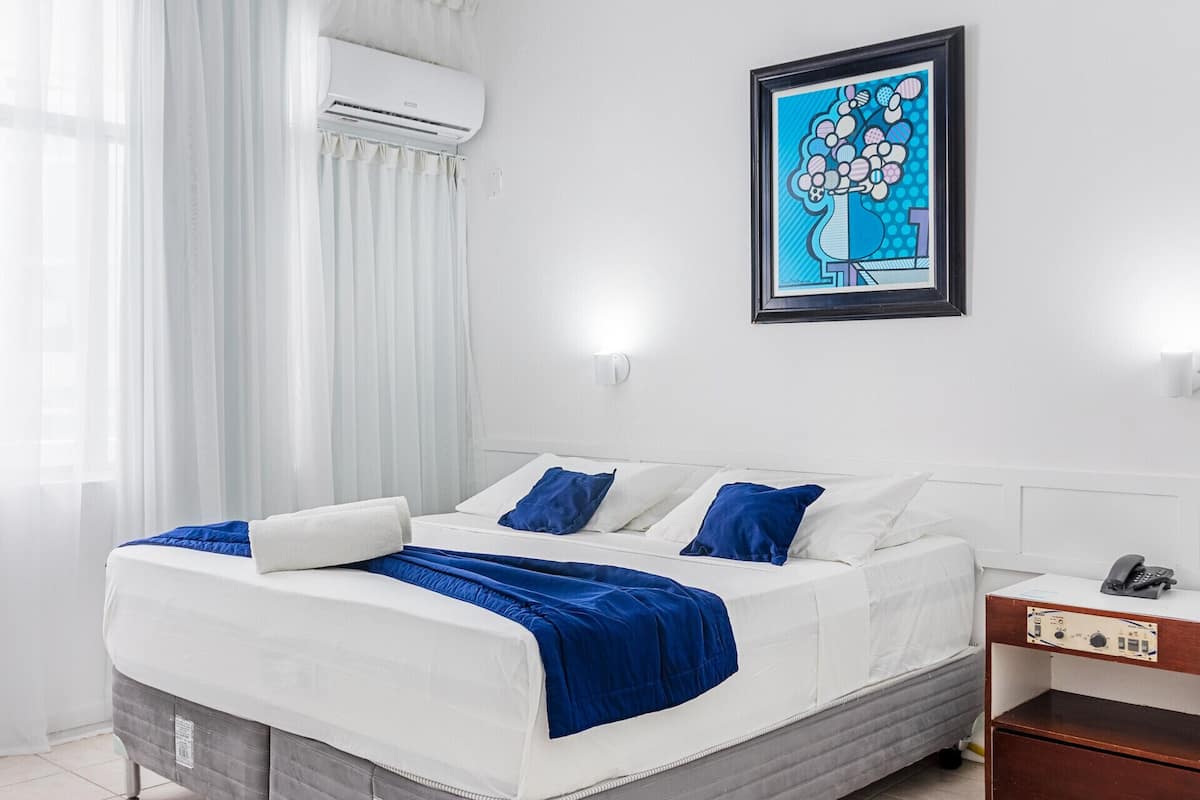 Minibar, blackout curtains, soundproofing, free WiFi