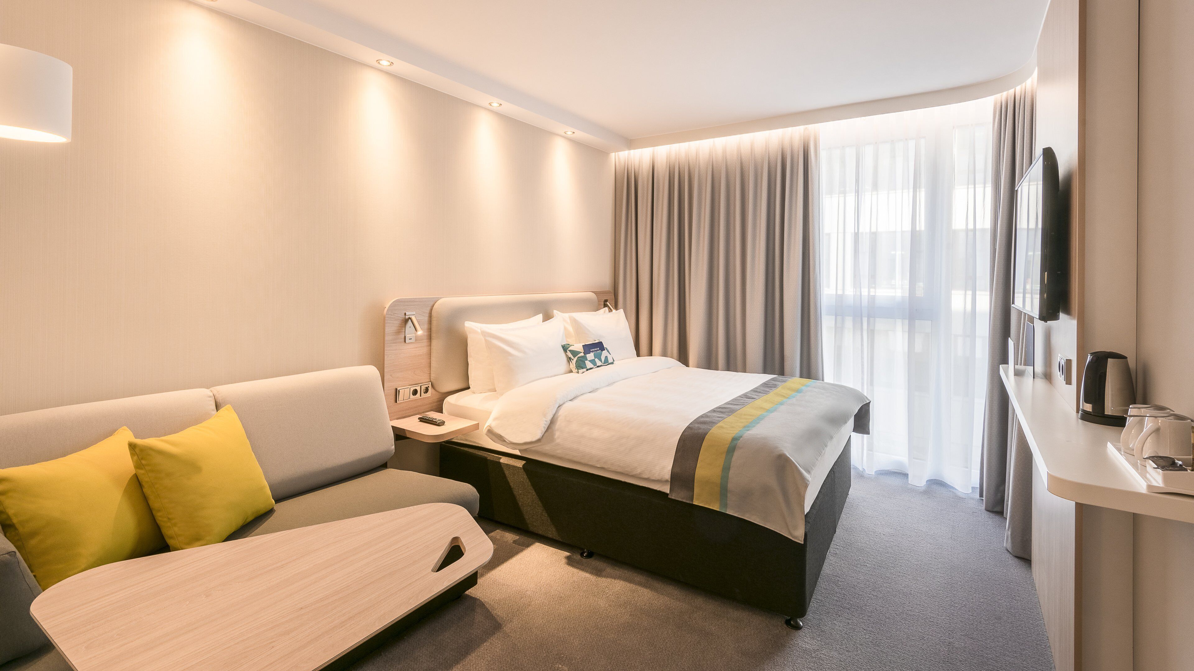 1 bedroom, desk, iron/ironing board, free cots/infant beds