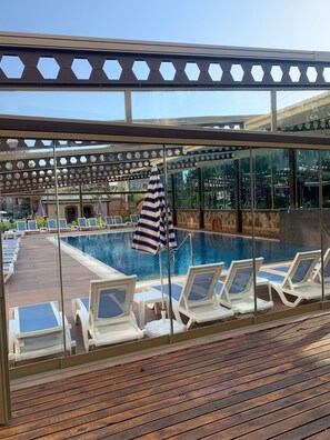 Indoor pool, outdoor pool, open 8:00 AM to 8:00 PM, sun loungers - Club Sidar (Alanya)