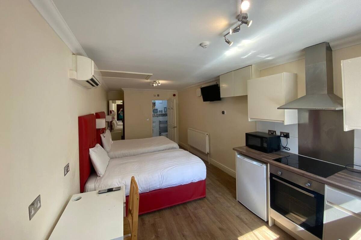 Basic Studio, Private Bathroom