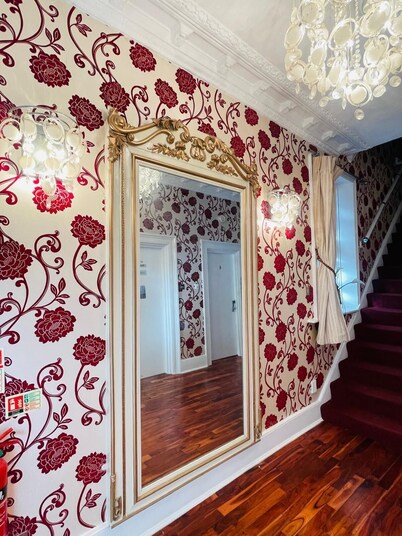 Crompton Guest House