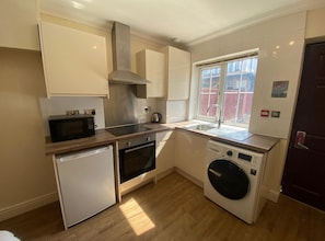 Premium bedding, in-room safe, desk, soundproofing