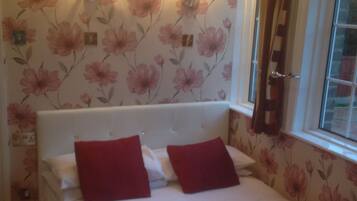 In-room safe, individually decorated, individually furnished, desk