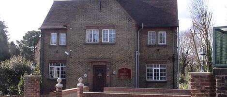 Majoituspaikan julkisivu