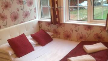 In-room safe, individually decorated, individually furnished, desk
