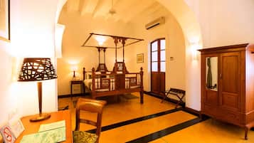 Palais Chambre Deluxe | Premium bedding, minibar, in-room safe, desk