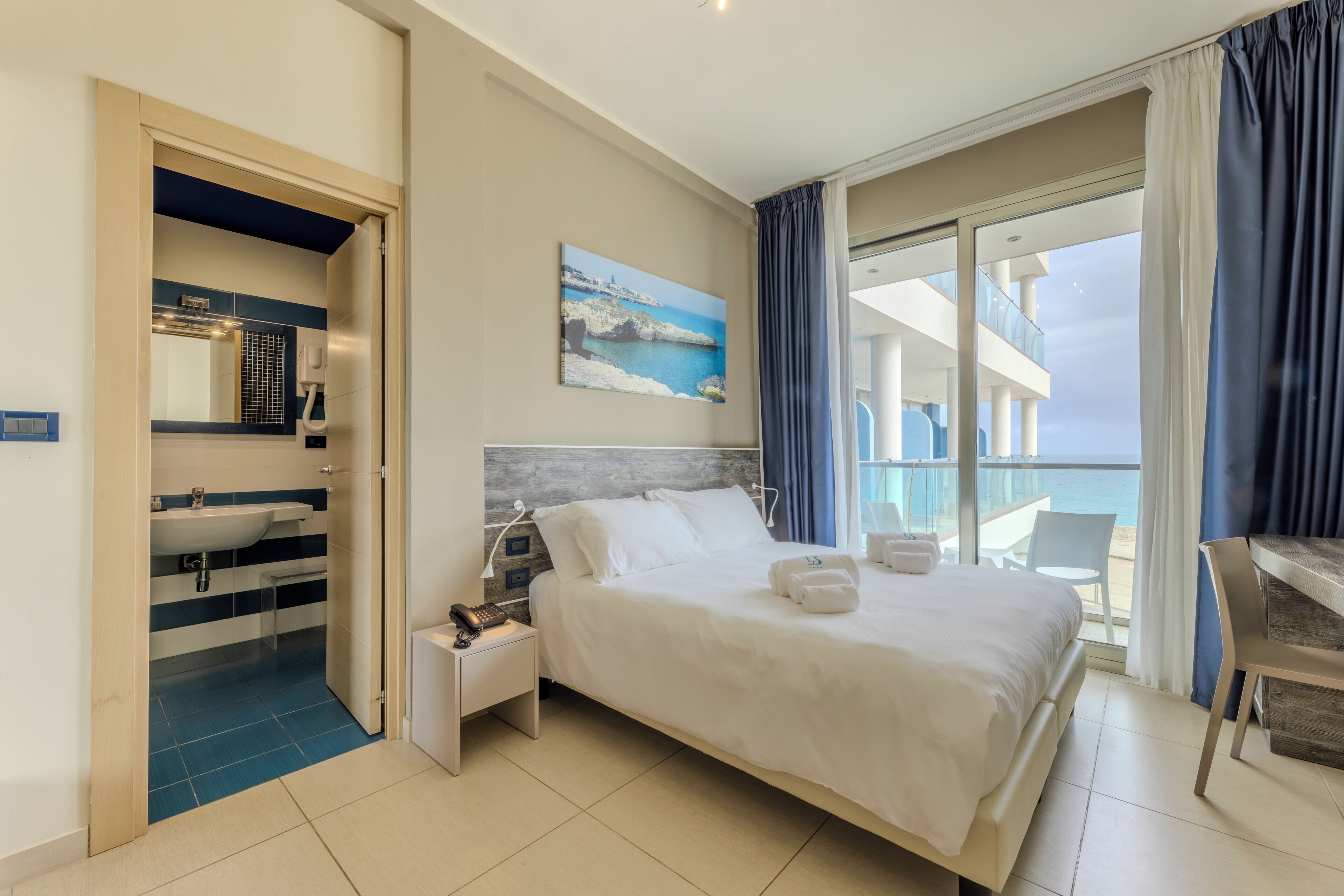 superior double room, balcony, sea view | premium bedding, minibar, in-room safe, desk