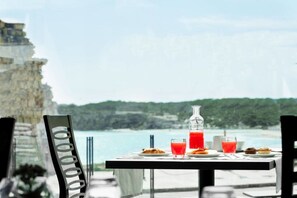 Déjeuner composé de spécialités locales gratuit tous les jours