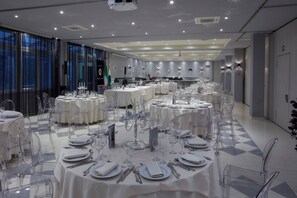 Breakfast, lunch and dinner served - Boutique Hotel Calzavecchio (Casalecchio di Reno)