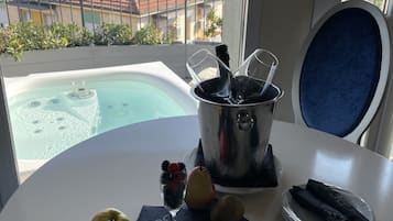 Suite, bain Ă remous