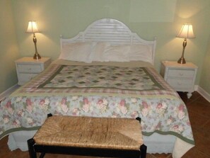Individually decorated, individually furnished, free WiFi - Silver Sands Villas (Fort Myers Beach)