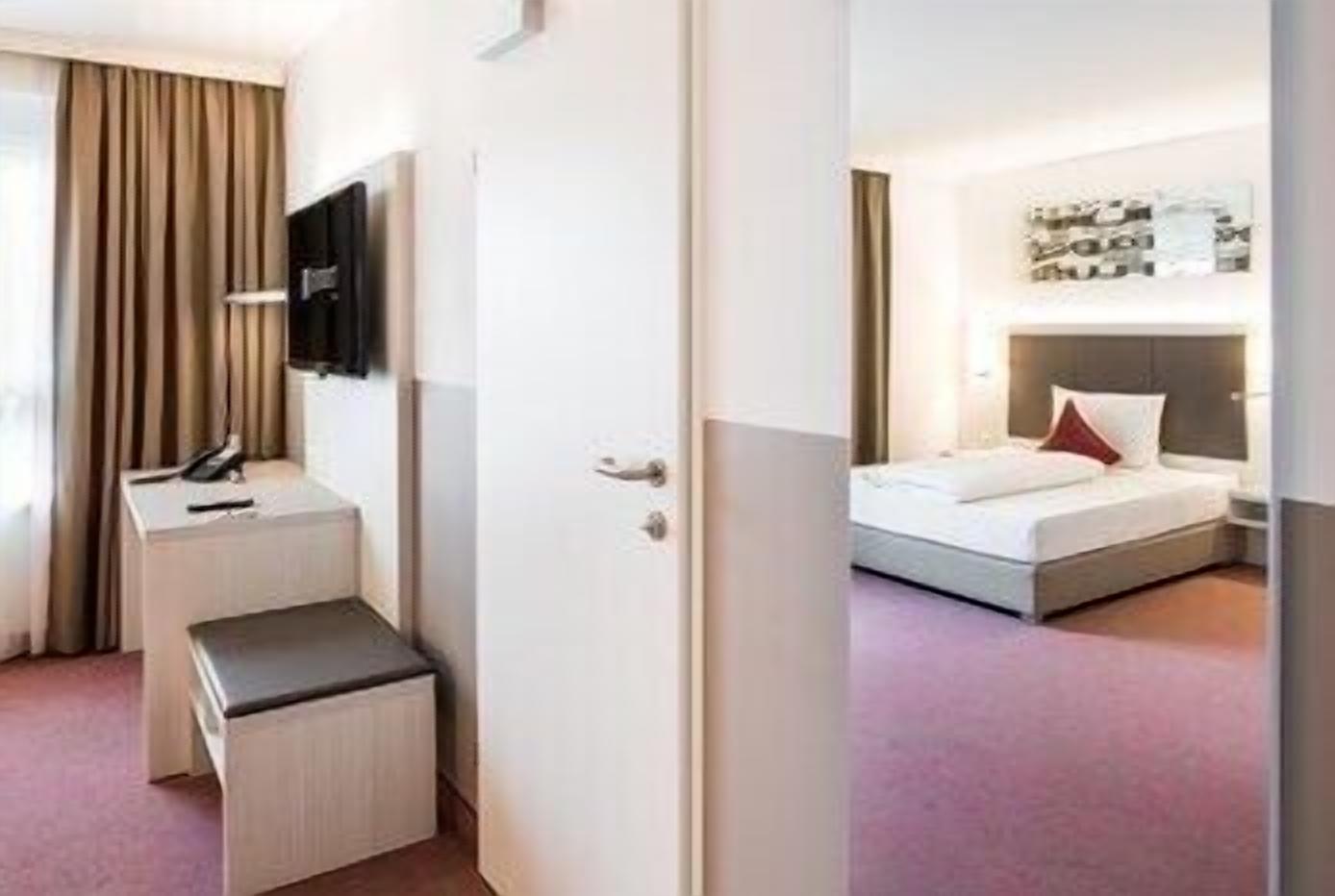 Hypo-allergenic bedding, in-room safe, desk, laptop workspace