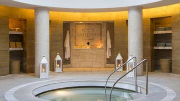 Couples treatment room(s), sauna, hot springs/mineral springs