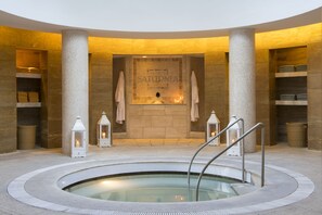 Couples treatment rooms, sauna, hot springs, body treatments