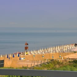 Pemandangan dari bilik