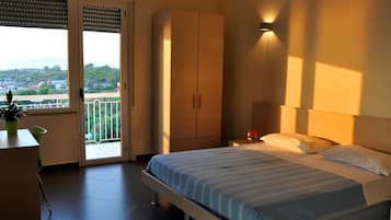 Comfort Double Room, Balcony, Oceanfront | Desk, wheelchair access