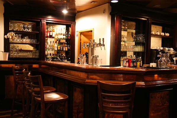 Bar (en el alojamiento)