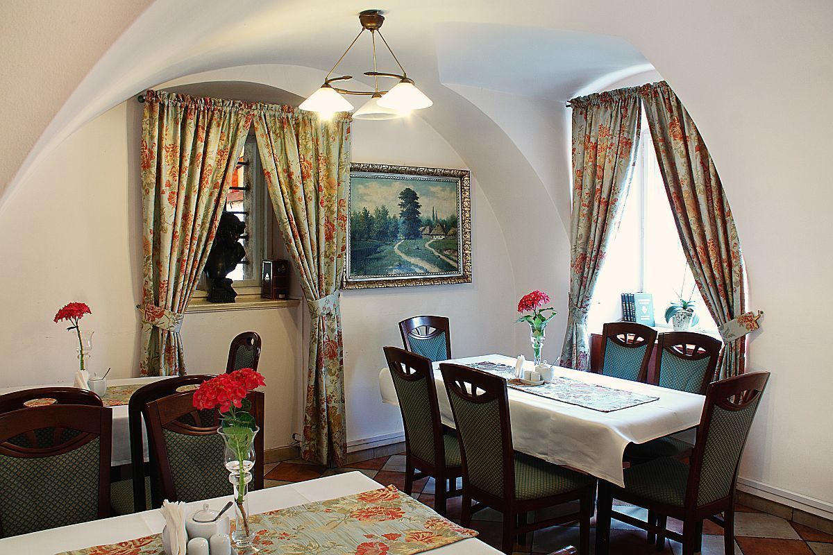 Frokost, lunsj og middag serveres, polske retter 