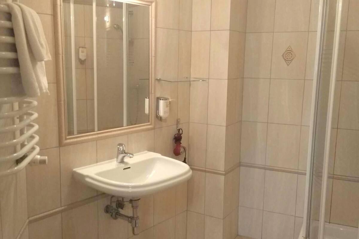 apartment | bathroom | shower, free toiletries, towels