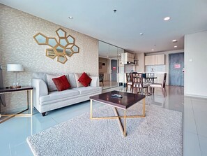 Deluxe Apartment | Living area | LCD TV - Swiss-Belhotel Balikpapan (Balikpapan)