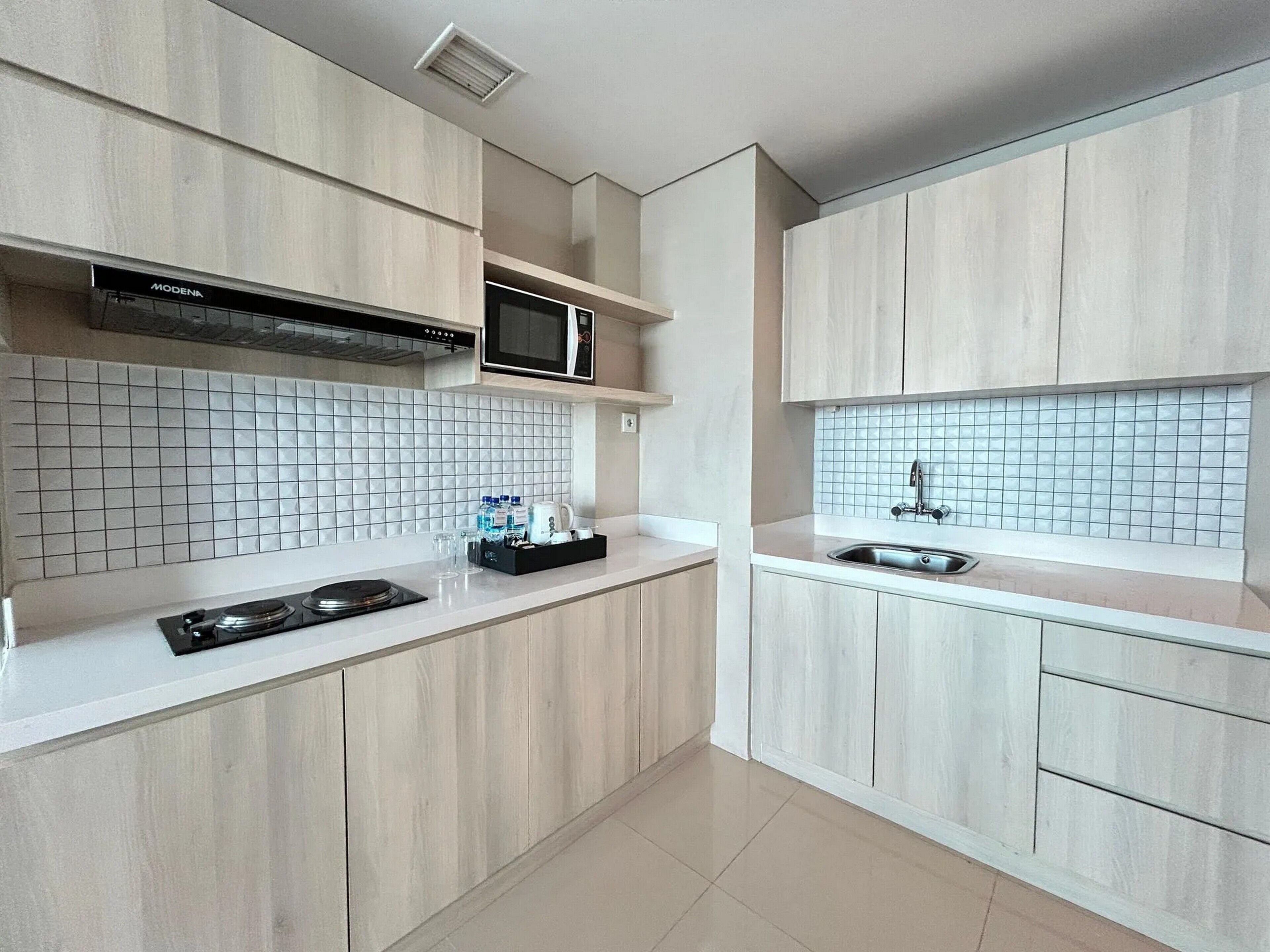 deluxe apartment | private kitchenette | coffee/tea maker