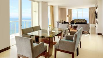 President Suite | Premium bedding, in-room safe, desk, soundproofing