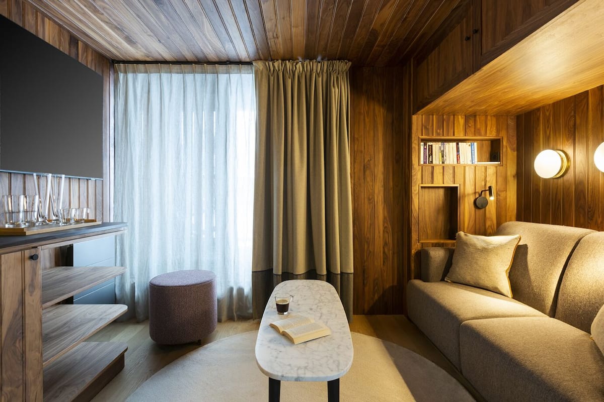 privilege room | 1 bedroom, in-room safe, desk, blackout curtains