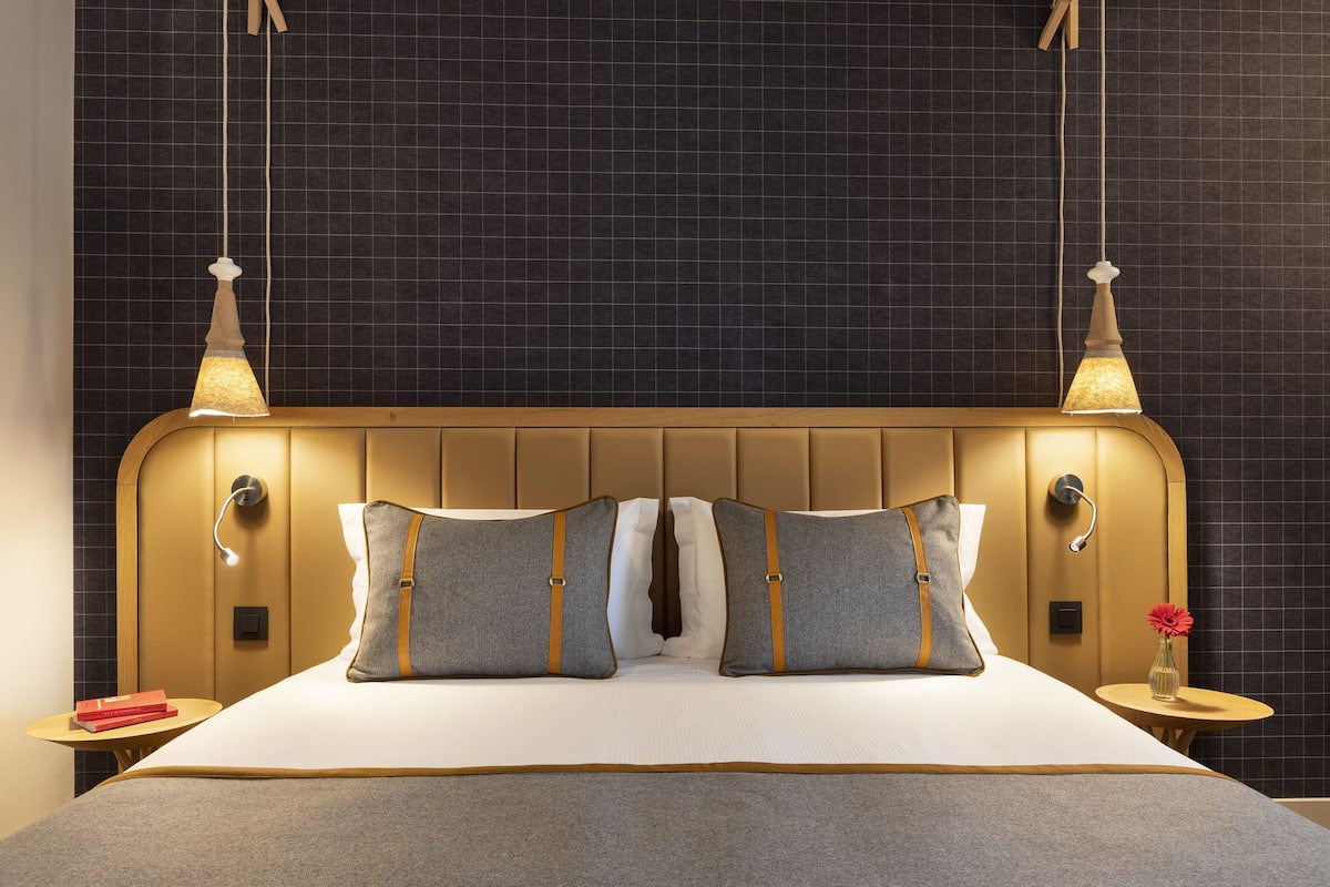 privilege room | 1 bedroom, in-room safe, desk, blackout curtains