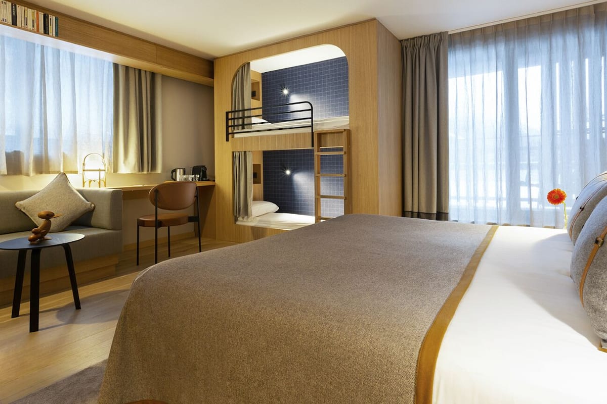 In-room safe, desk, blackout drapes, soundproofing