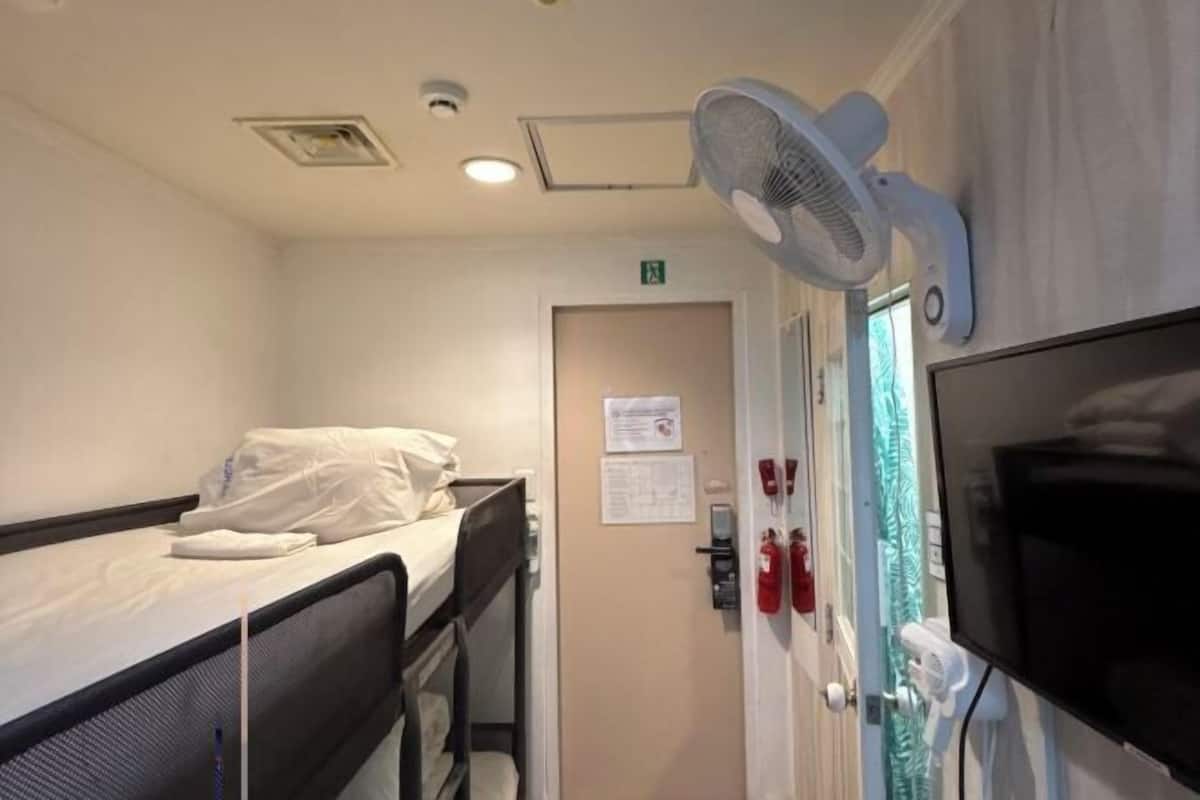 熨斗/熨板、免费 WiFi、床单