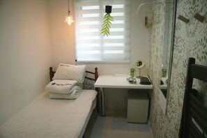 Habitación individual, baño compartido (Type A) | Vistas desde la habitación