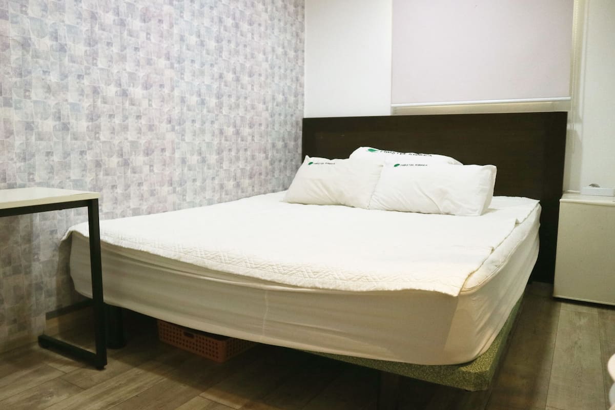 Double Room, Shared Bathroom | Desk, laptop workspace, iron/ironing board, free WiFi
