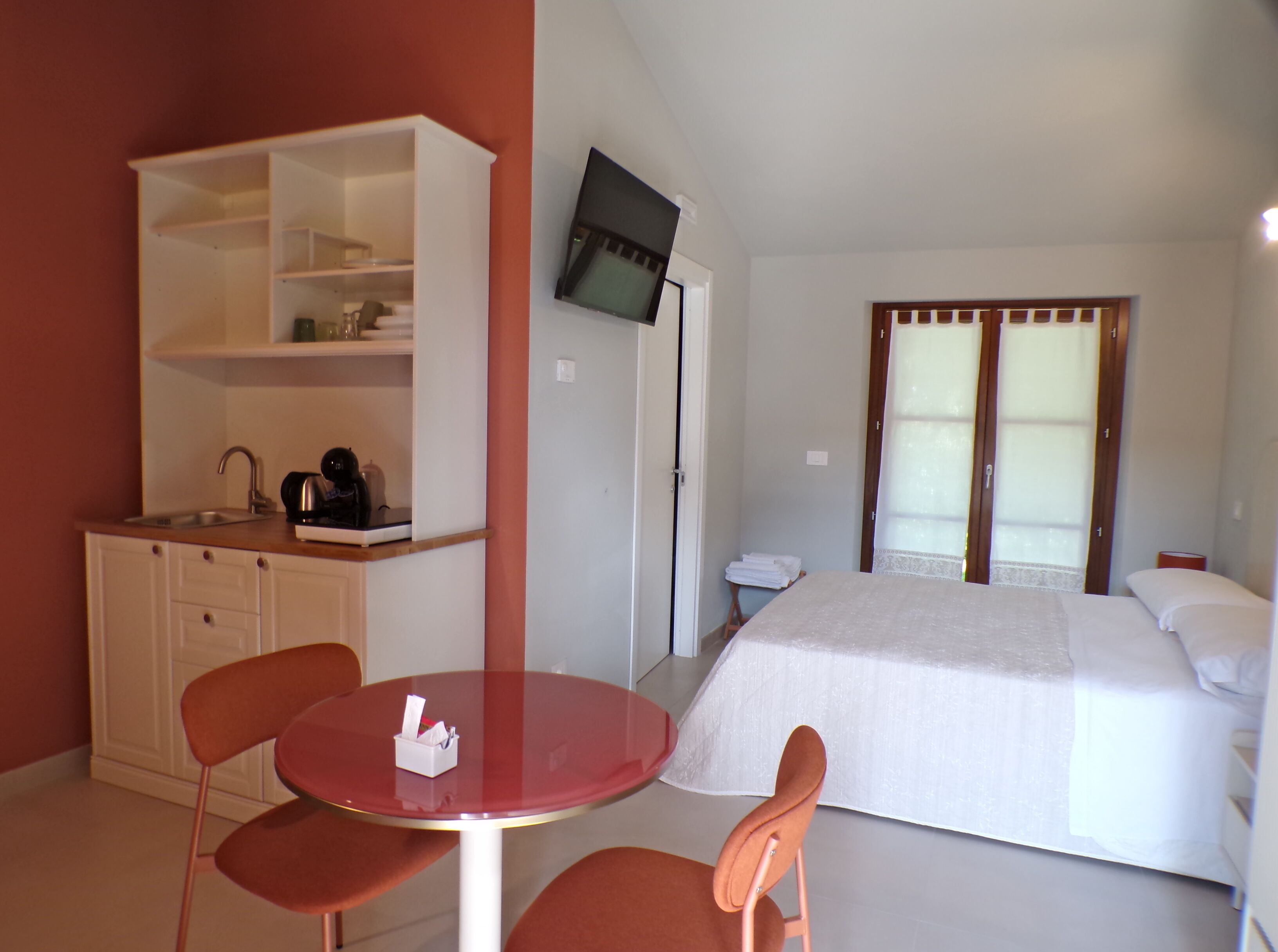 Quarto superior, 1 cama Queen | Edredons de pluma, cofres nos quartos, Wi-Fi de cortesia, roupa de cama