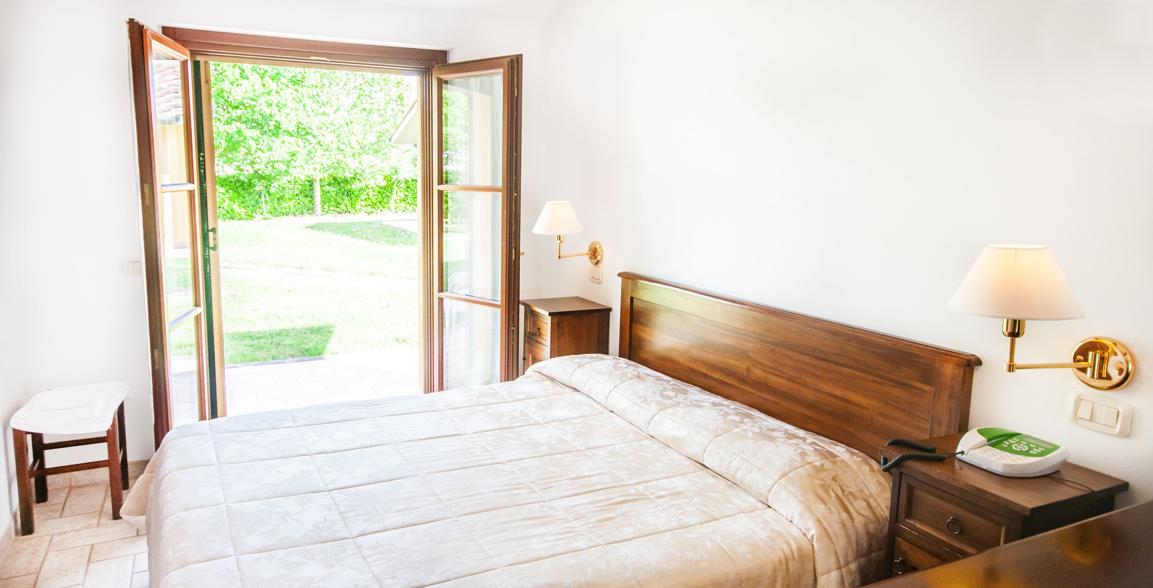 quadruple room | down duvets, in-room safe, desk, free wifi