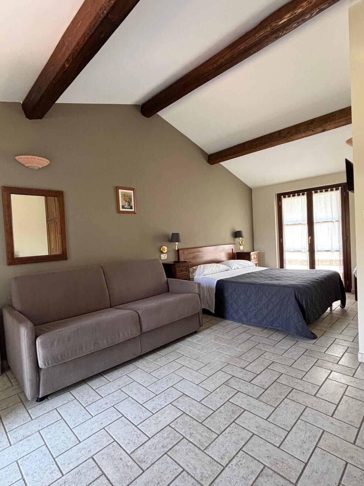 Quarto quádruplo | Edredons de pluma, cofres nos quartos, Wi-Fi de cortesia, roupa de cama