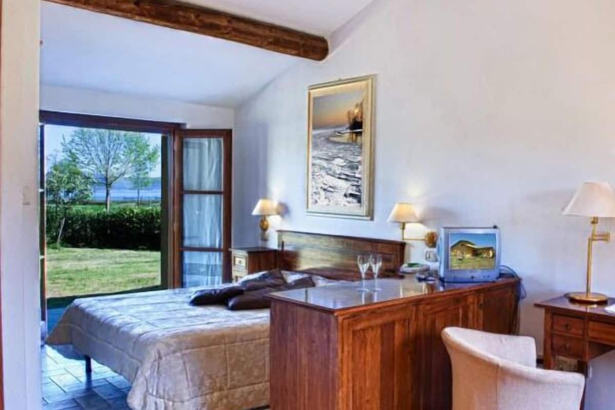 down duvets, in-room safe, desk, free wifi