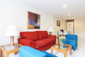 Superior Suite | Down comforters, in-room safe, laptop workspace, blackout drapes - Hotel & Suites Nader (Cancun)