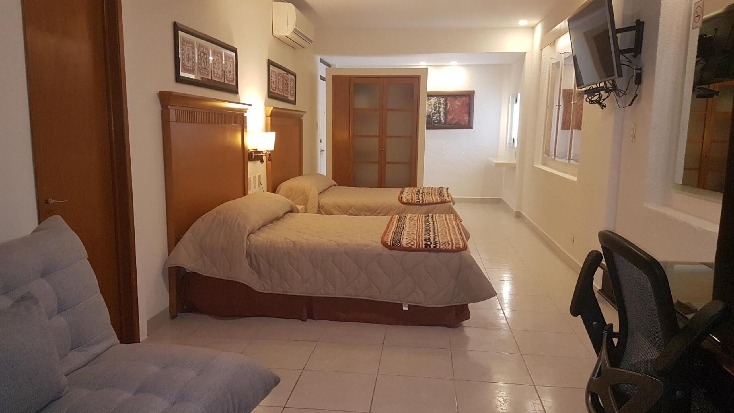 down duvets, in-room safe, laptop workspace, blackout curtains