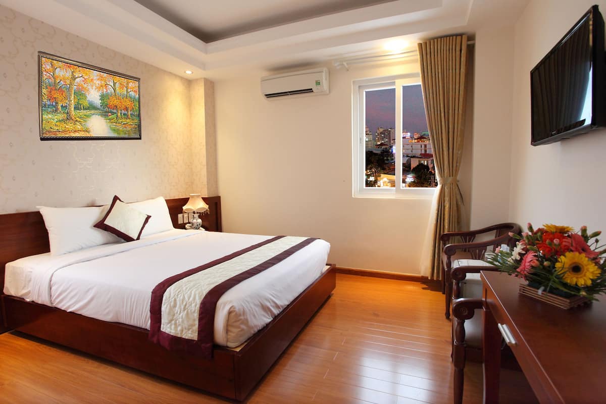 In-room safe, desk, blackout curtains, rollaway beds