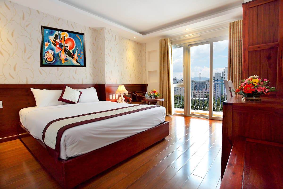 In-room safe, desk, blackout curtains, rollaway beds