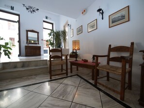 로비 좌석 공간