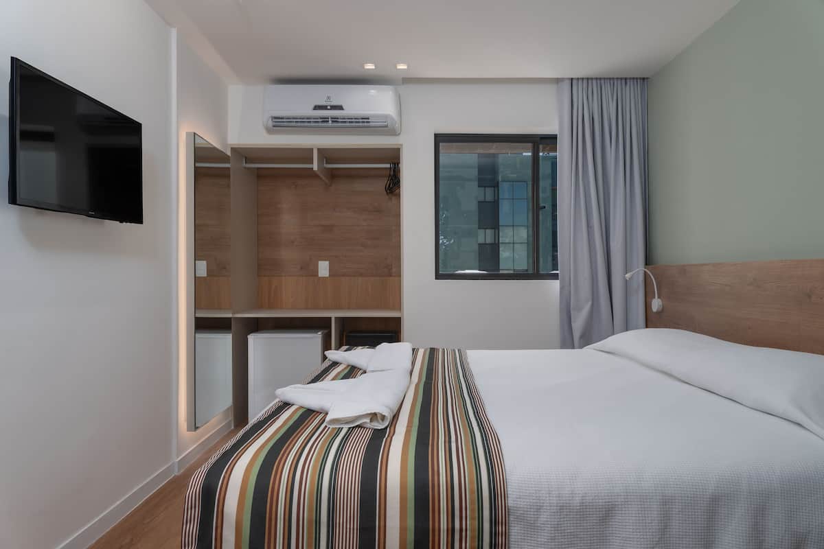 Minibar, Wi-Fi gratis, dan seprai linen