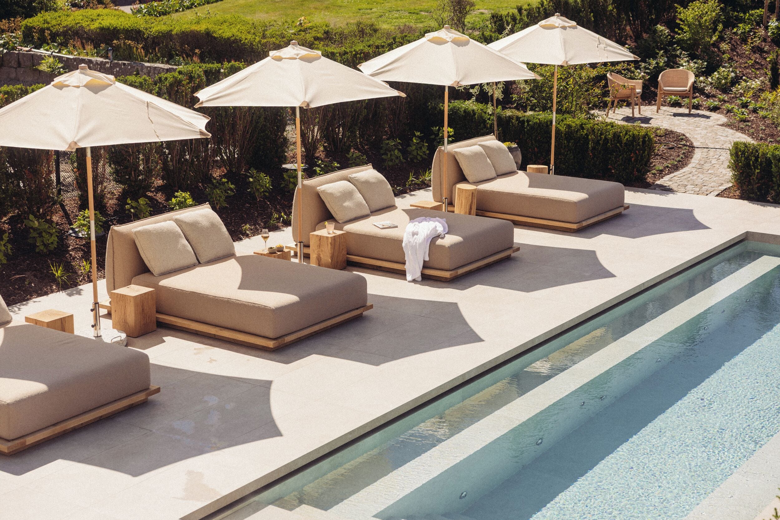 2 piscine coperte, 3 piscine all'aperto, lettini