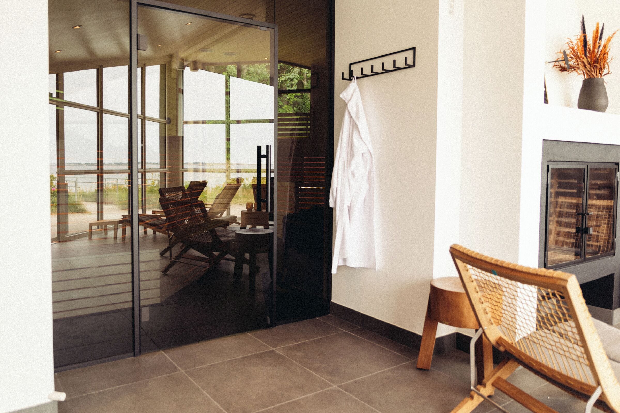 Sauna, hot tub