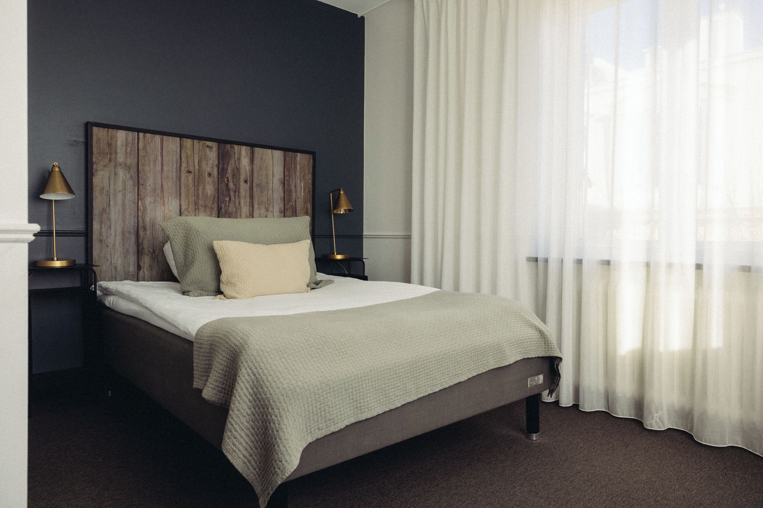 Standard Room (140cm bed) (Spa is not included) | Skrivbord, strykjärn/strykbräda, gratis wi-fi och sängkläder